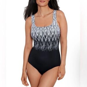 Shape Solver Sport Women's Tummy Control One-Piece Swimsuit Black/White Sz 16